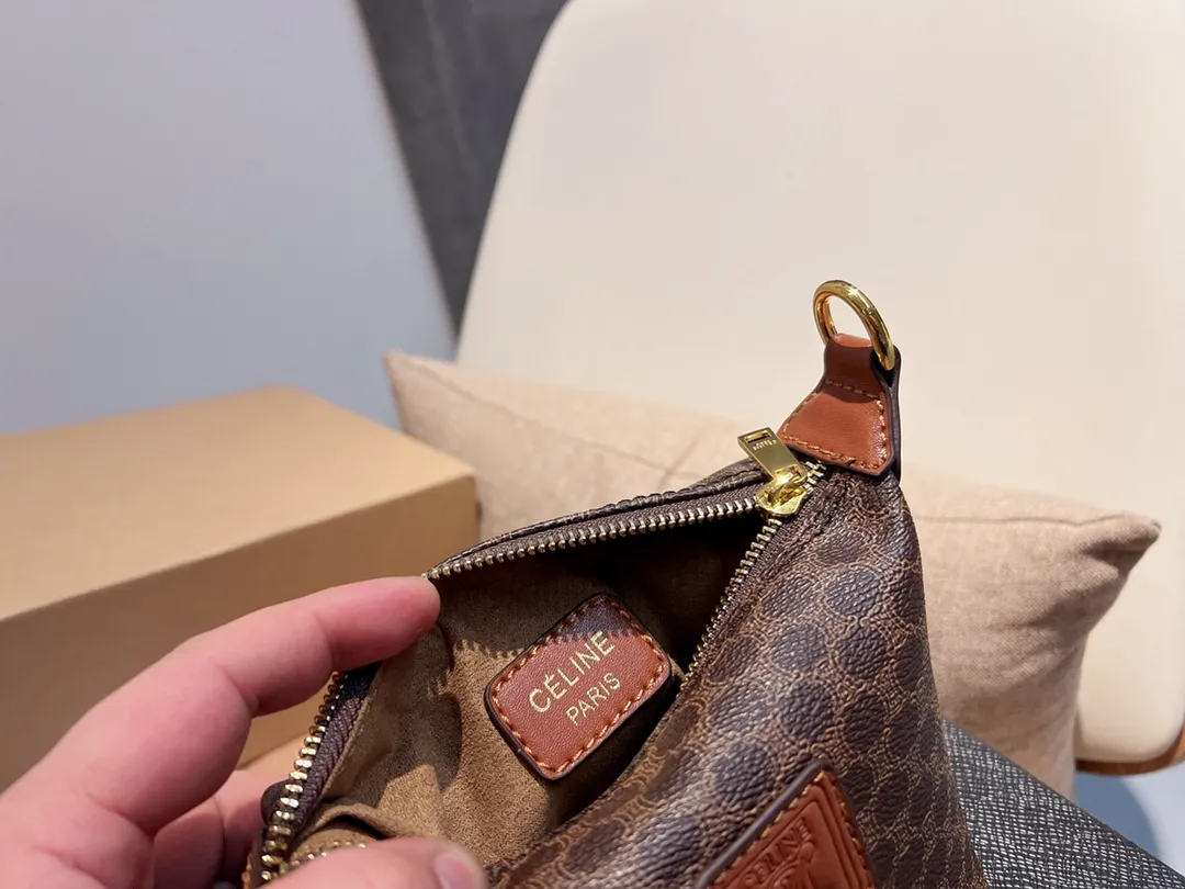 ❤️p90(礼盒包装 )❤️ Celine 宝藏中古 饭盒包 便当包 尺寸13