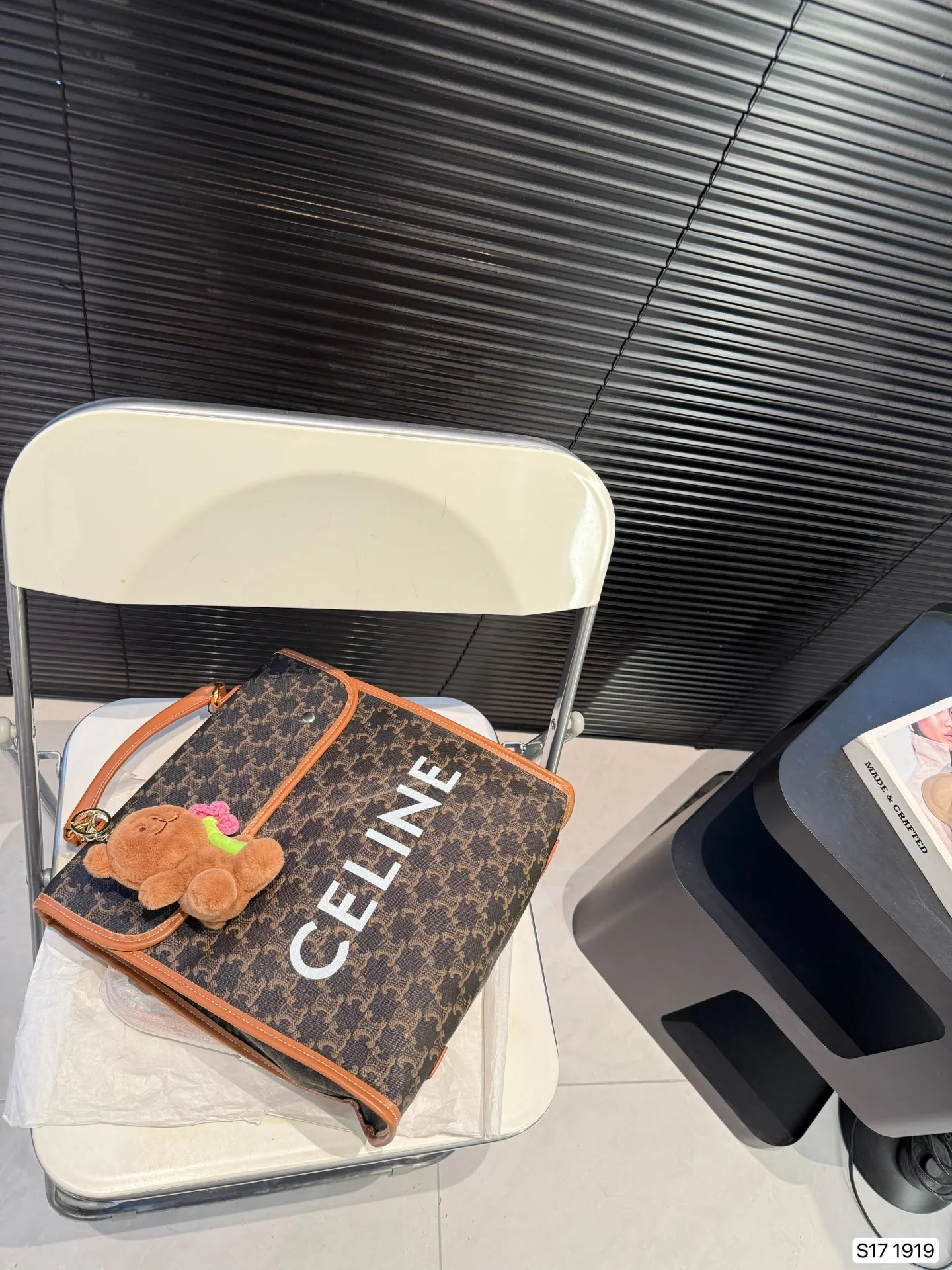 P135 赛琳双肩包 简单百搭 颜值高 日常出街首选 潮酷时尚女孩必入款 尺寸：30 32 货号1919