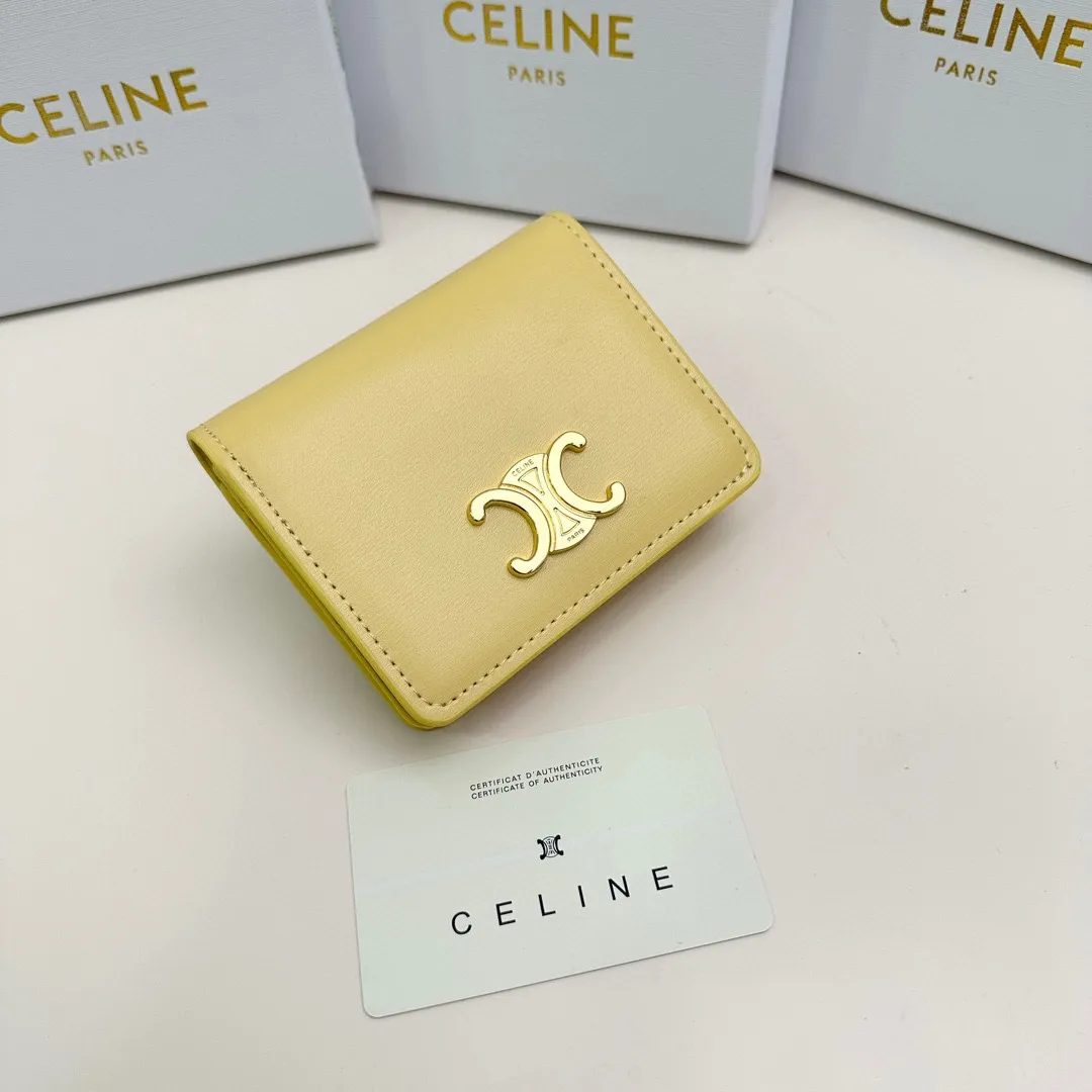 P85🎀Celine 3510🎀颜色 黑色 鹅黄 灰色 🎀尺寸：11*9*3🎀Celine官网最新款！短式钱包非常炫美的一个系列，专柜同步，采用头层牛皮，精致时尚！