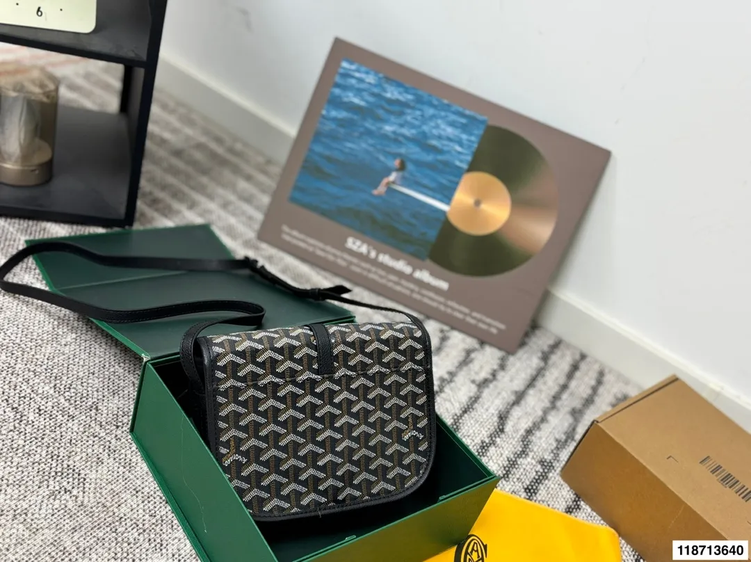 p180配盒 戈雅邮差包 属于这个季节的包 完美1:1定制 从头到尾全部都是客订哦! 尺寸:22*18cm