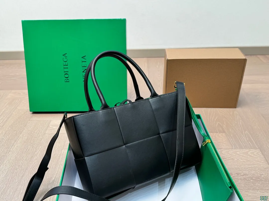 ¥160配盒 BV编织托特包(撞色款) 经典百搭的包包 时尚休闲 上身绝美 集美必备 尺寸33 22