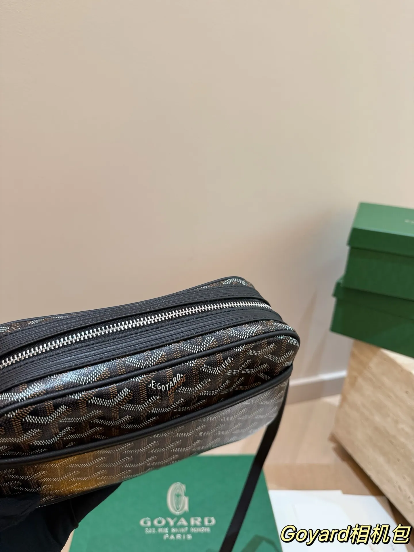 P150 size:24*14cm 戈雅 GOYARD 相机包 男生女生🉑️用! 上身效果绝绝子~ 日常非常好搭配哦~ 男生女生都可以入手!