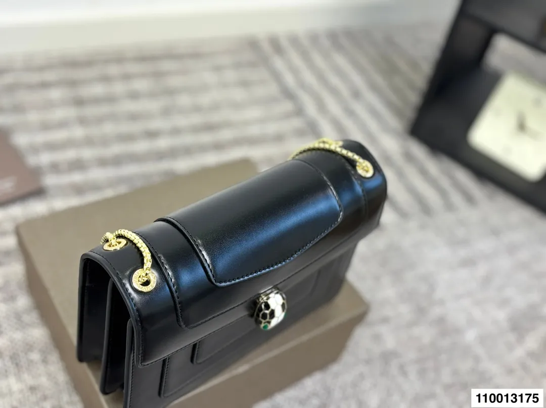 p135 配礼盒 宝格丽Bvlgari 神仙合作款 Ss25限定系列 撞色新款 原版珐琅蛇头 Woc风琴包 内里原版隔断 质量好到爆棚 尺寸22×13