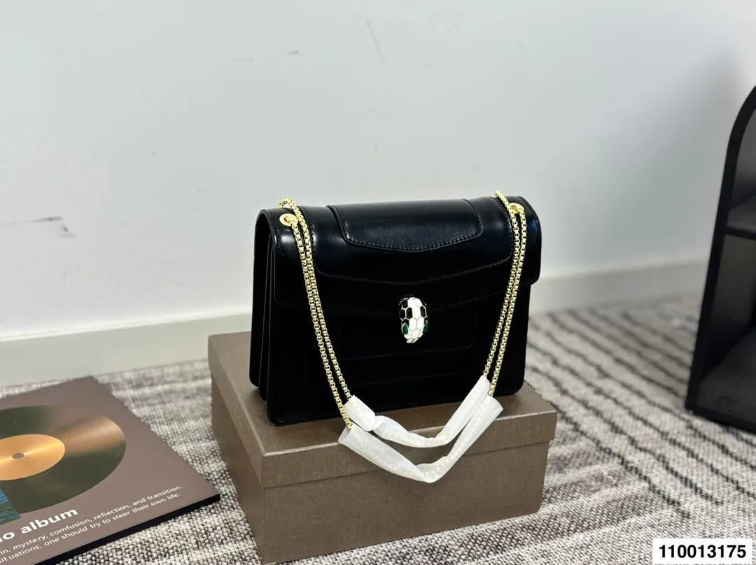 p135 配礼盒 宝格丽Bvlgari 神仙合作款 Ss25限定系列 撞色新款 原版珐琅蛇头 Woc风琴包 内里原版隔断 质量好到爆棚 尺寸22&times;13