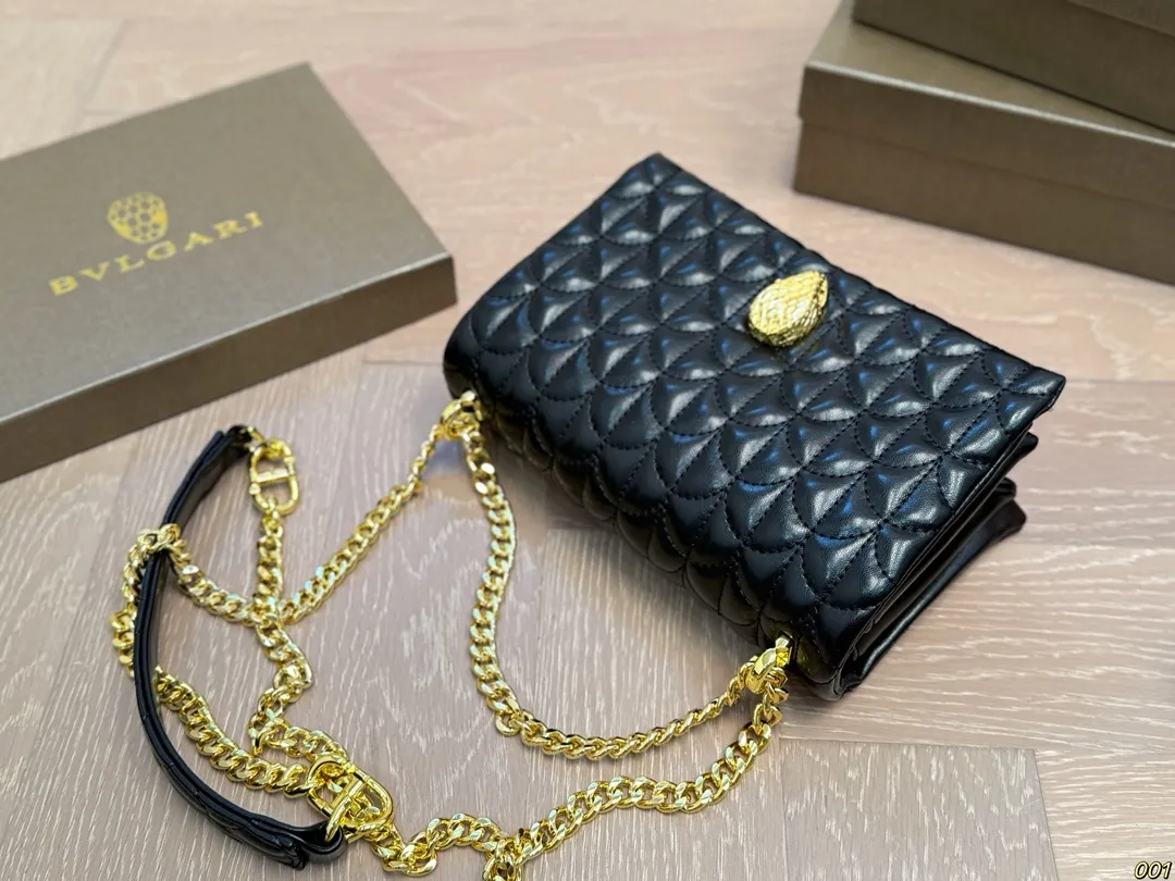 &yen;135配盒 宝格丽 Bvlgari蛇头包 ⚠️顶级原单 不愧是开挂般的存在 包身轻便 百搭 给予满满的高级感 尺寸21 13