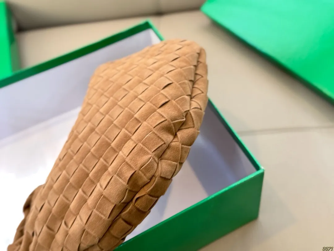 &yen;150配盒 BV编织包手挽包 搭配休闲风的穿搭 舒适又有活力超级耐看 尺寸25 15