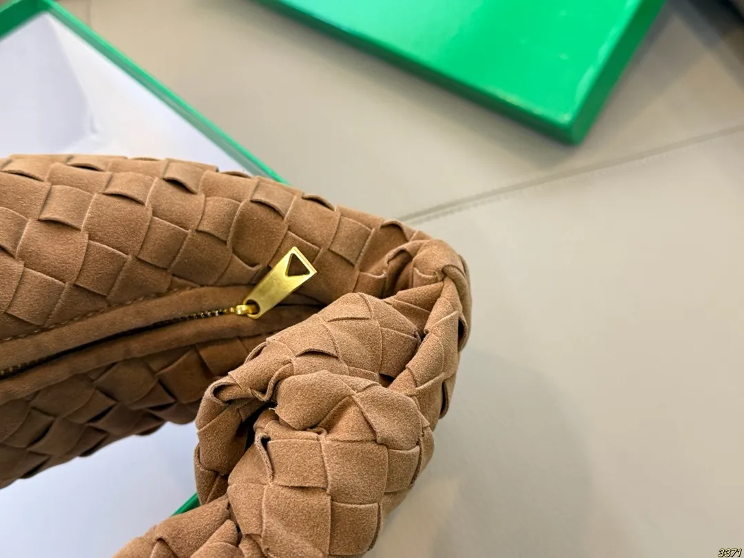 ¥150配盒 BV编织包手挽包 搭配休闲风的穿搭 舒适又有活力超级耐看 尺寸25 15