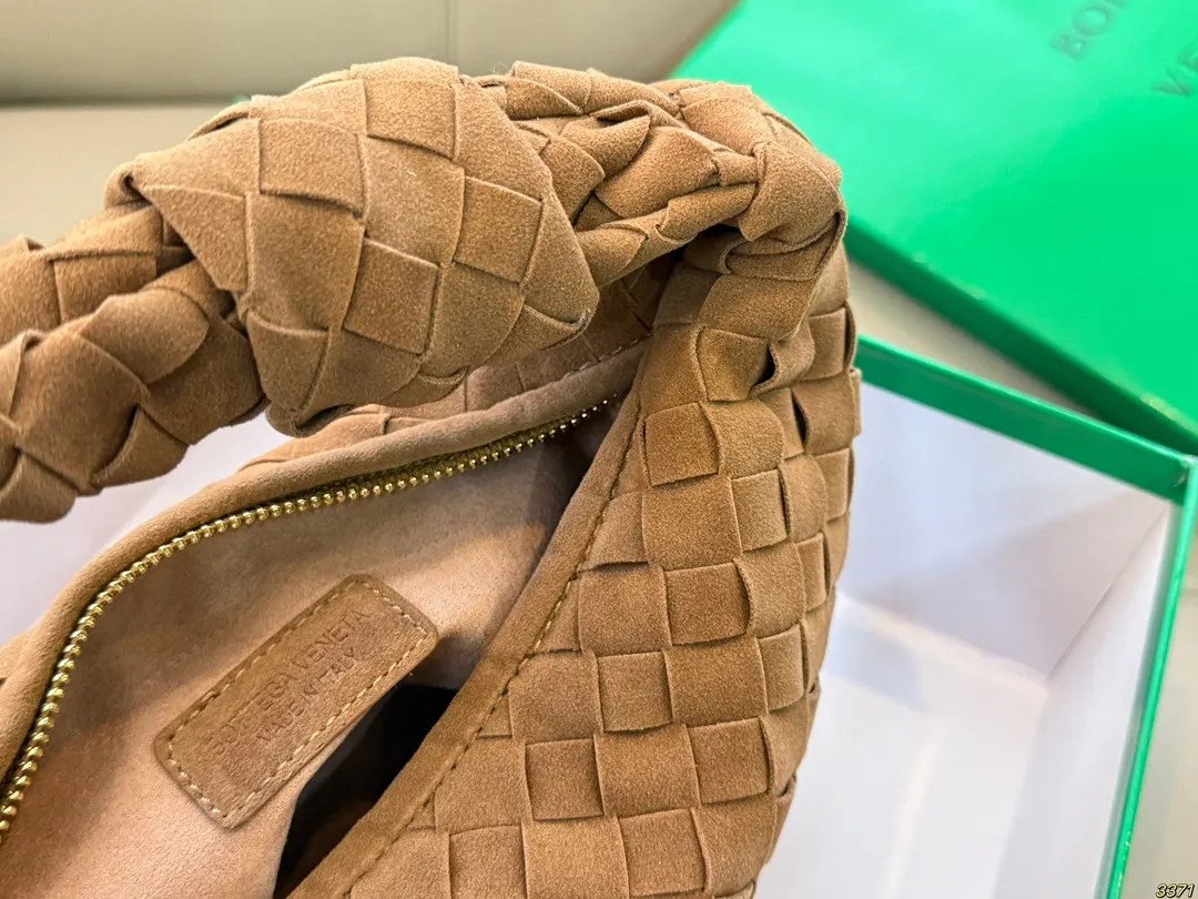 ¥150配盒 BV编织包手挽包 搭配休闲风的穿搭 舒适又有活力超级耐看 尺寸25 15