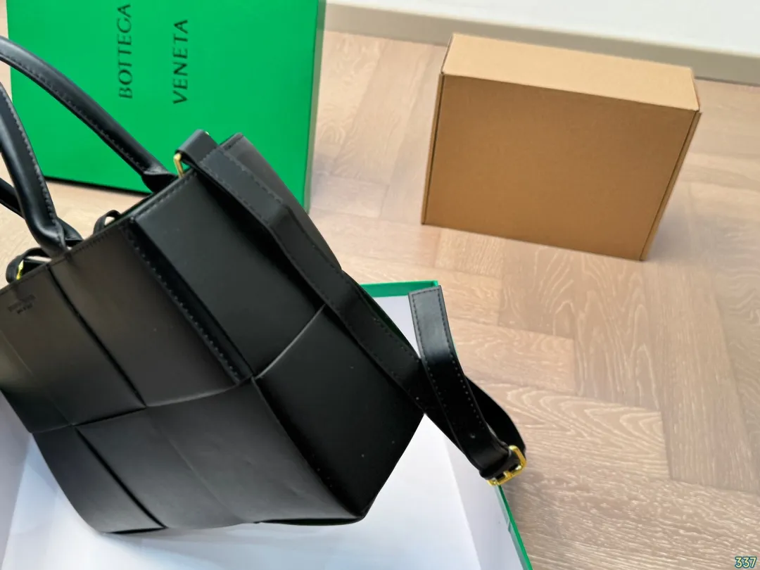 &yen;160配盒 BV编织托特包（撞色款） 经典百搭的包包 时尚休闲 上身绝美 集美必备 尺寸33 22