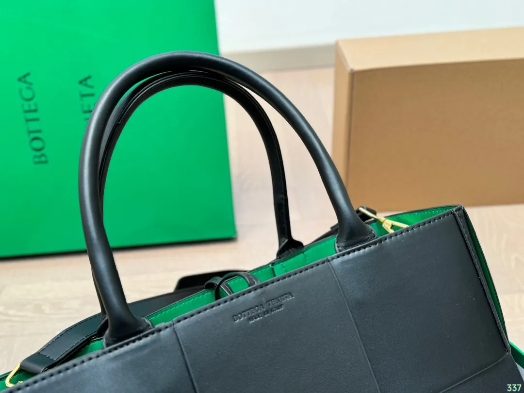 ¥160配盒 BV编织托特包(撞色款) 经典百搭的包包 时尚休闲 上身绝美 集美必备 尺寸33 22