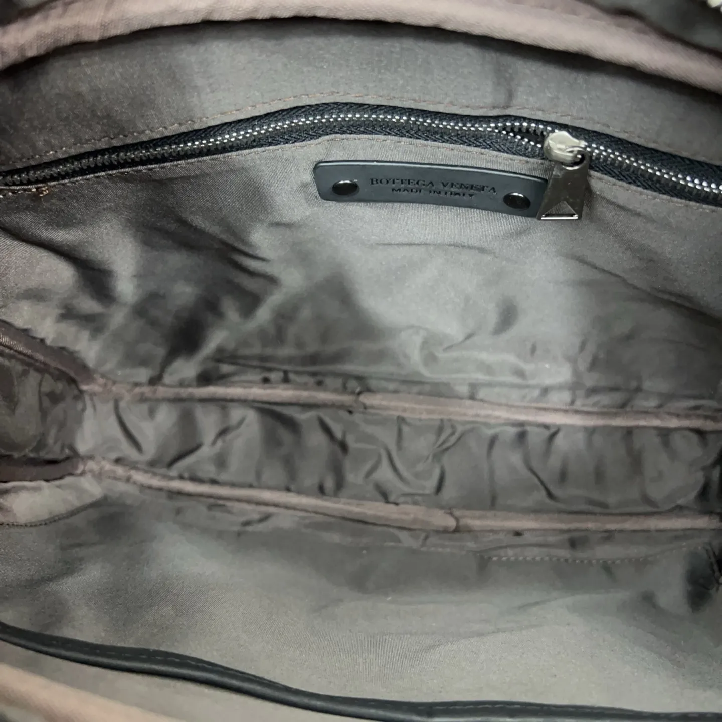 P160 Bottega Veneta 葆蝶家 商务休闲手工编织bv 男士公文包 手提斜挎包 经典百搭 实物拍摄 原厂原版面料 配送防尘袋 37 x 27cm