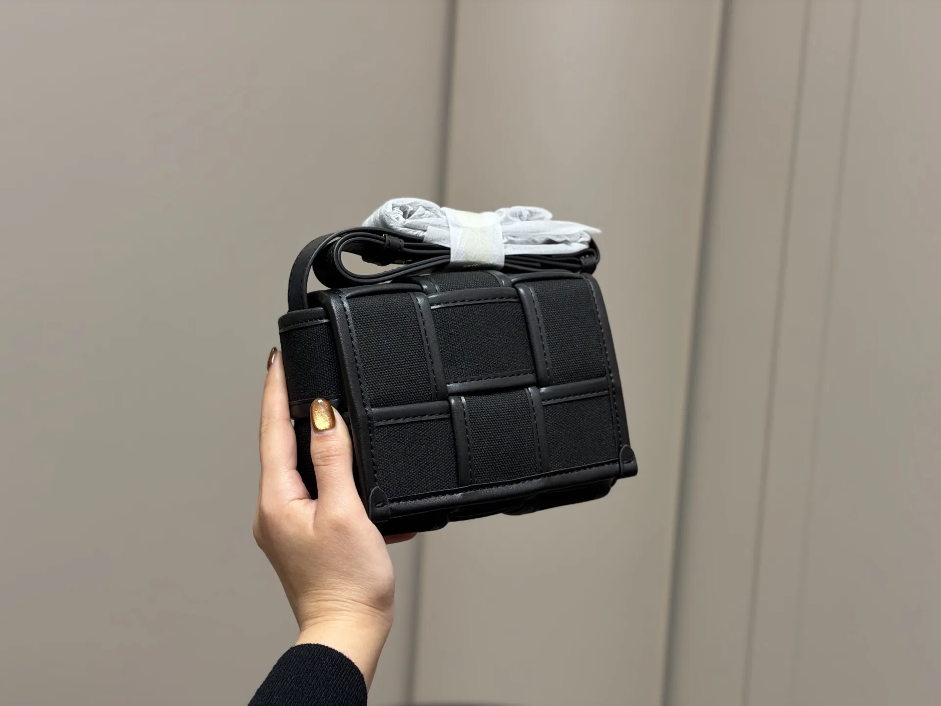 ¥120 配盒 size:16.12cm Bv 新品手袋 CASSETTE手袋 真滴很高级! 被吹爆的小可爱!