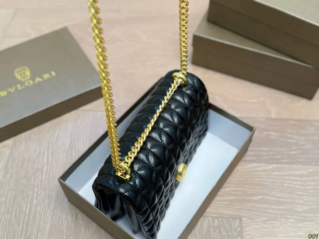 &yen;135配盒 宝格丽 Bvlgari蛇头包 ⚠️顶级原单 不愧是开挂般的存在 包身轻便 百搭 给予满满的高级感 尺寸21 13