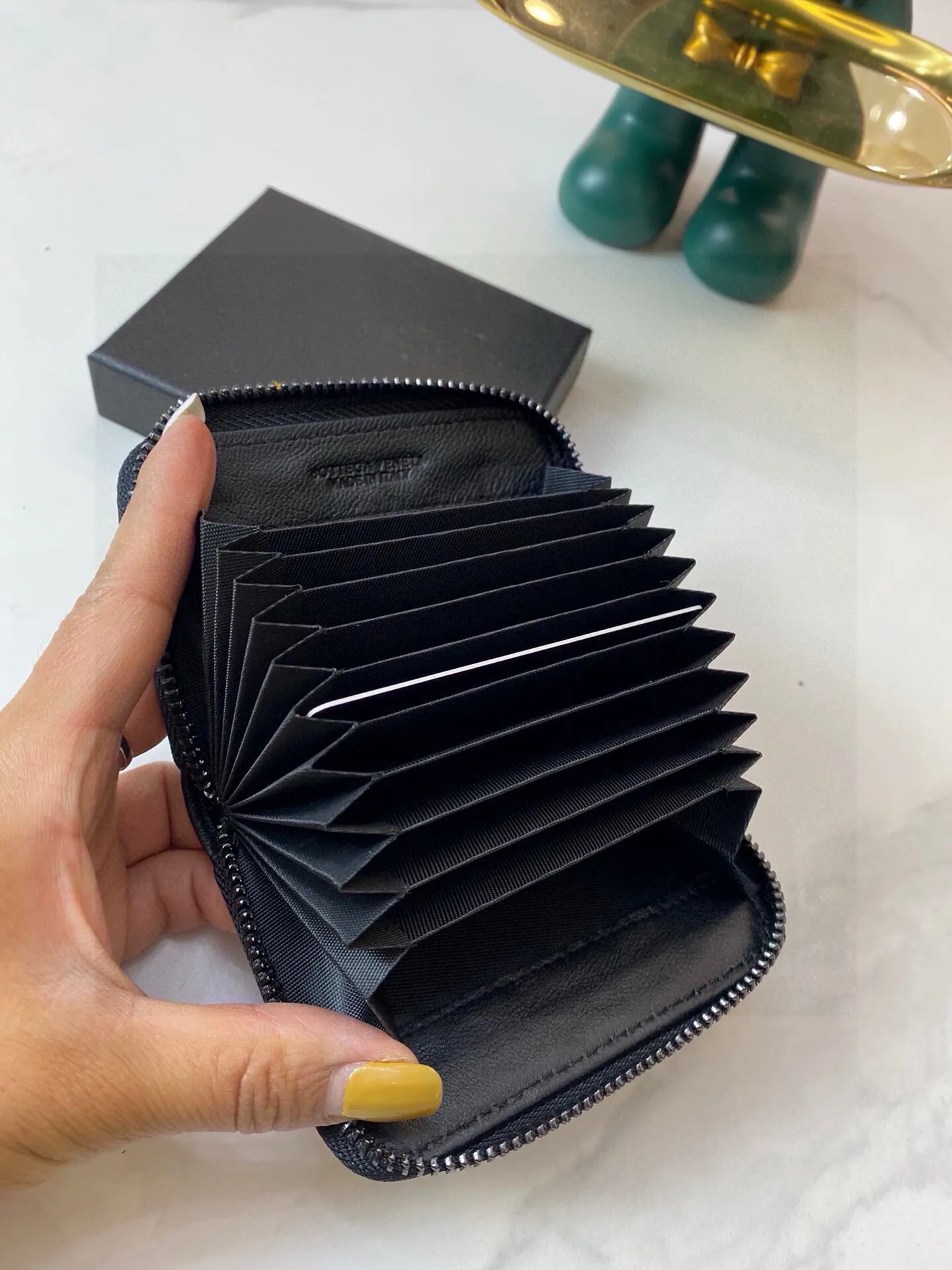 📢📢📢 p65 6113 bv 女士卡包 零钱包 💕 里外顶级羊皮 1:1质量 经久不衰的爆款