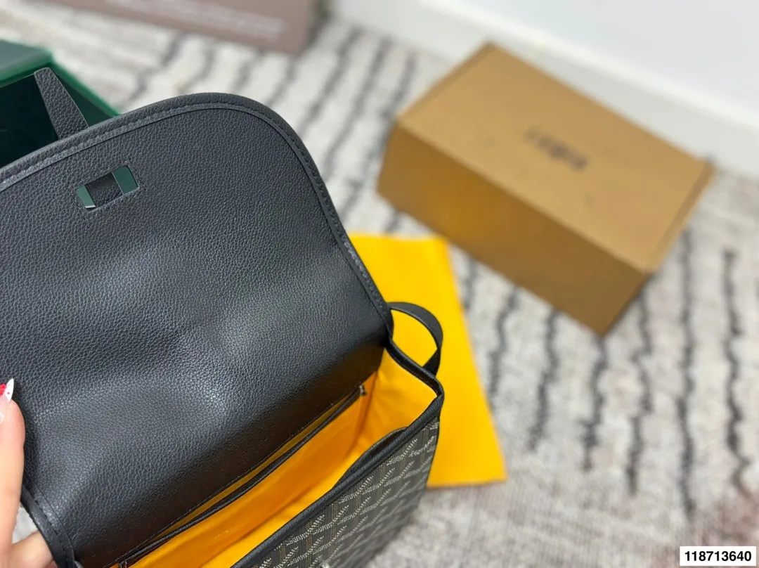 p180配盒 戈雅邮差包 属于这个季节的包 完美1:1定制 从头到尾全部都是客订哦! 尺寸:22*18cm