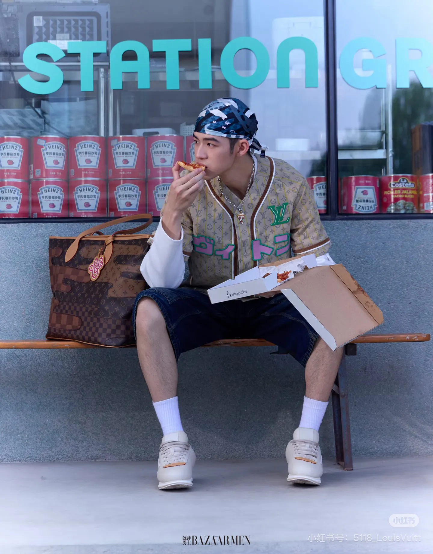 &yen;190飞机盒 LV&NIGO联名系列 LV新款购物袋 neverfull超级酷太爱啦 购物袋届的天花板 被它的颜值惊艳到啦 简约大气 时髦感十足 尺寸32 28