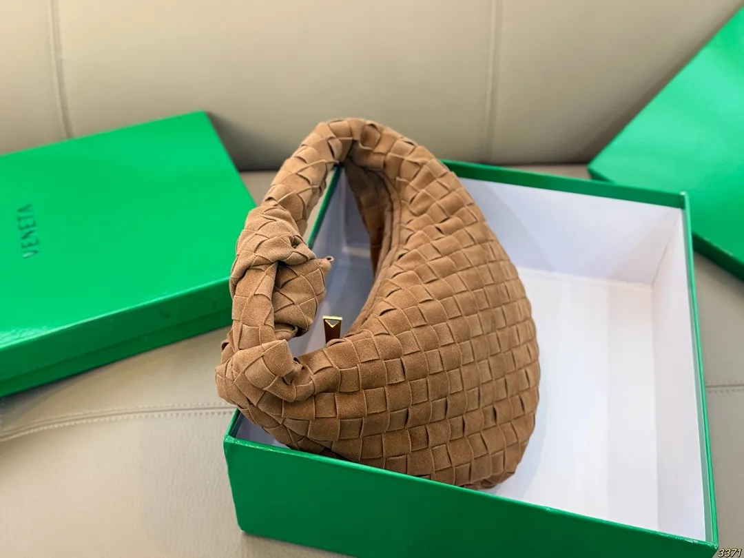 ¥150配盒 BV编织包手挽包 搭配休闲风的穿搭 舒适又有活力超级耐看 尺寸25 15