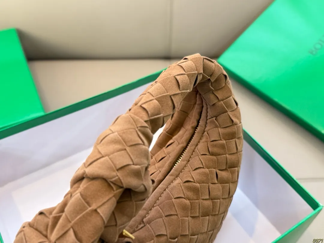 ¥150配盒 BV编织包手挽包 搭配休闲风的穿搭 舒适又有活力超级耐看 尺寸25 15