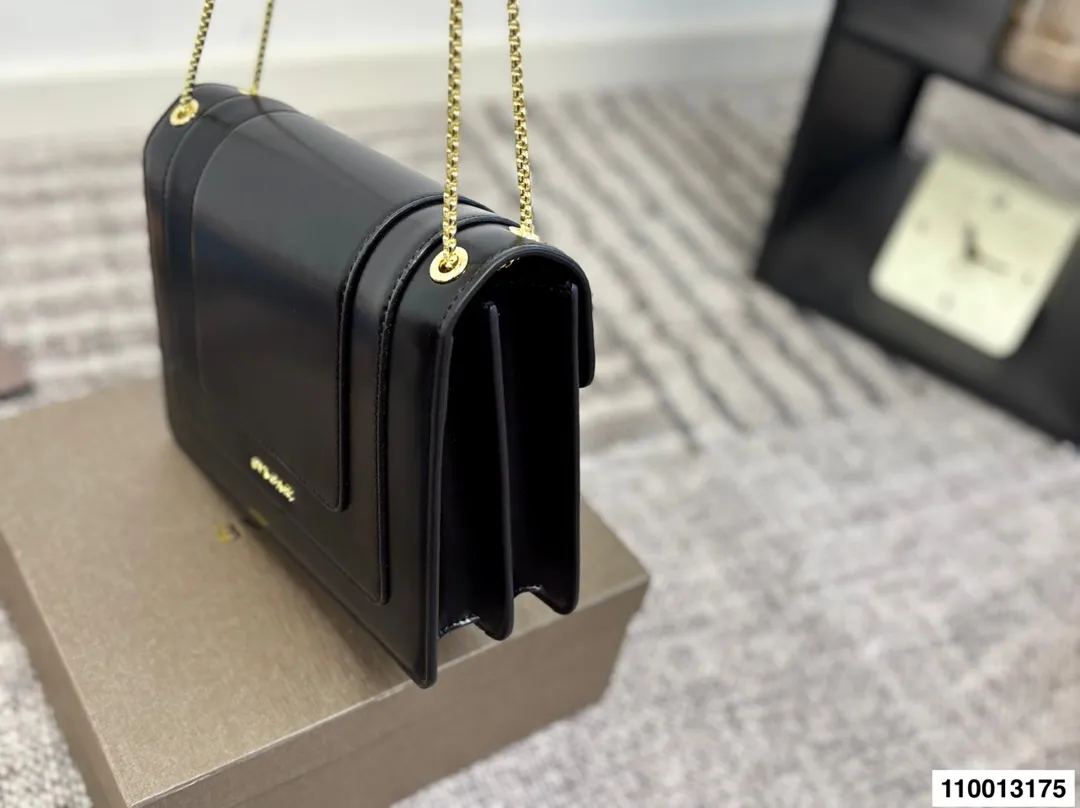 p135 配礼盒 宝格丽Bvlgari 神仙合作款 Ss25限定系列 撞色新款 原版珐琅蛇头 Woc风琴包 内里原版隔断 质量好到爆棚 尺寸22×13