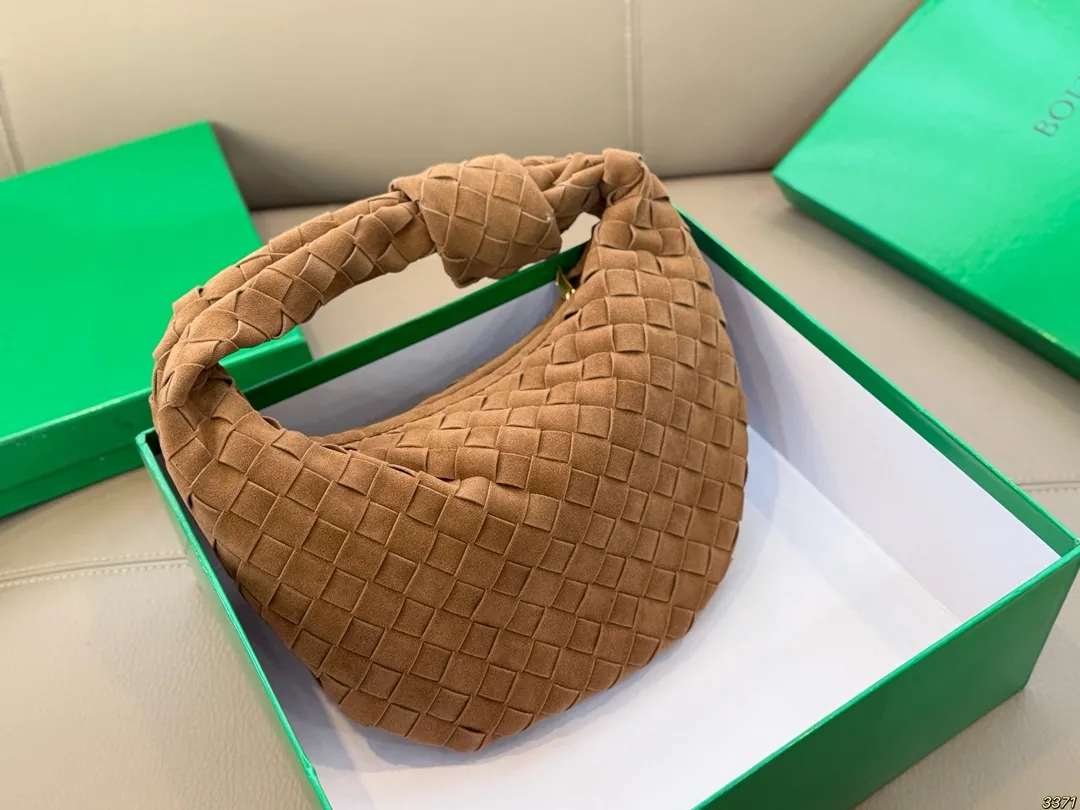 ¥150配盒 BV编织包手挽包 搭配休闲风的穿搭 舒适又有活力超级耐看 尺寸25 15