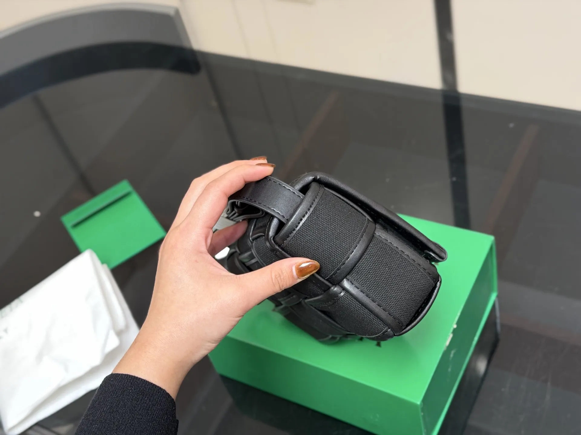 ¥120 配盒 size:16.12cm Bv 新品手袋 CASSETTE手袋 真滴很高级! 被吹爆的小可爱!