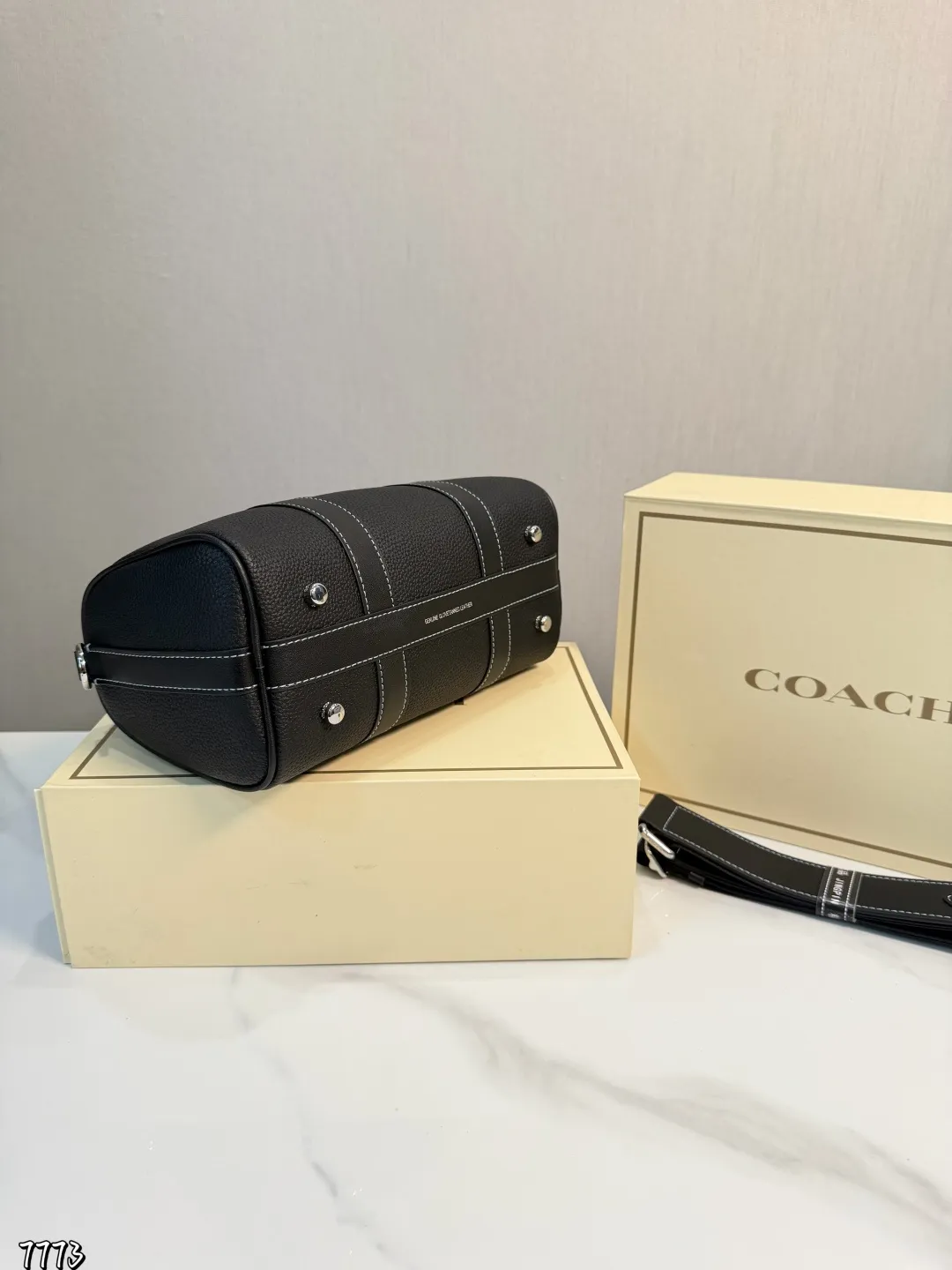 ❤️p160❤️ coach蔻驰枕头包手提包 经典设计 时尚百搭可手提 可斜挎 上身绝美 尺寸25.15cm