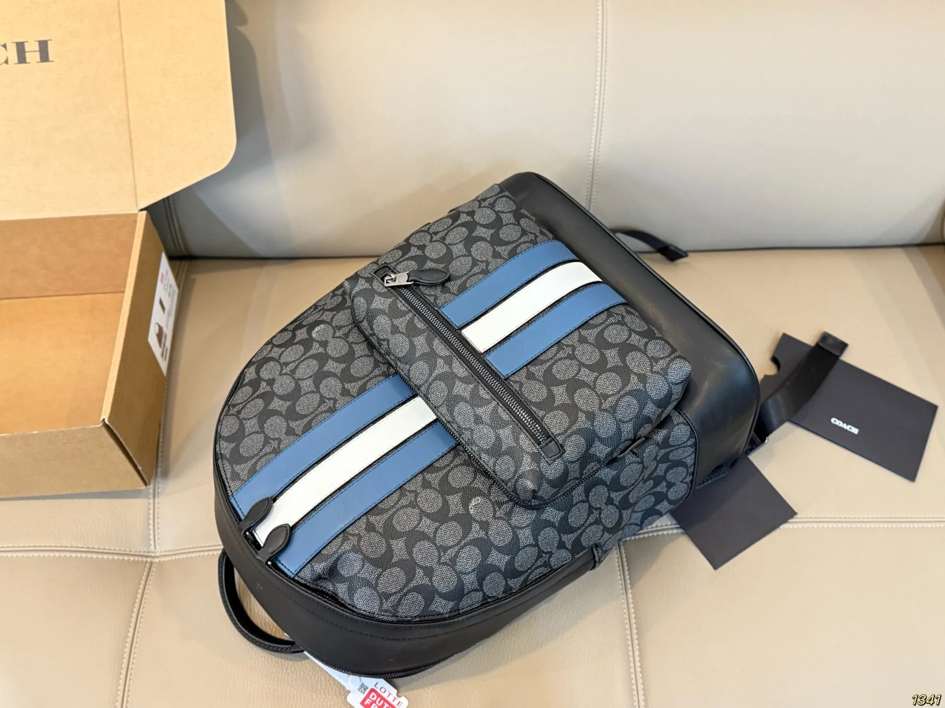 净版&yen;190蓝条&yen;200 蔻驰coach双肩包 经典中透露着时尚 有它旅游又安排起来啦！ 尺寸32 38