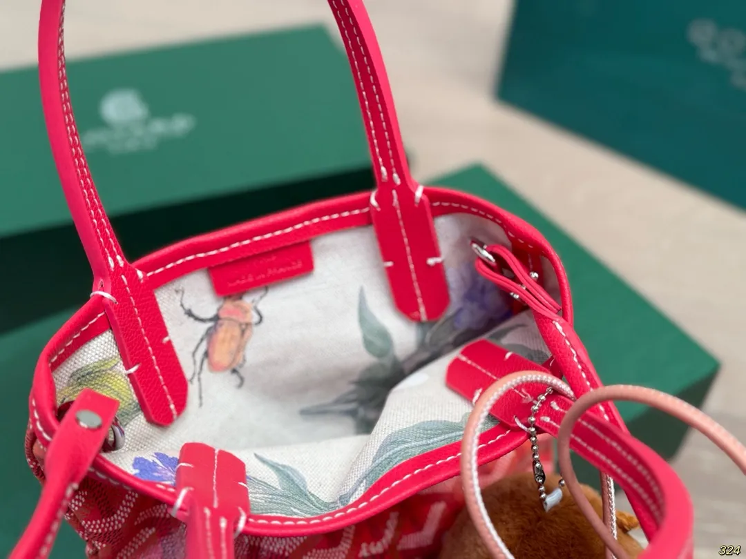 &yen;155折叠盒 全球首发Goyard Poitier限量新色托特 戈雅Goyard 新款包 时髦感一秒来袭 是美女们喜欢的调调～ 尺寸17 23