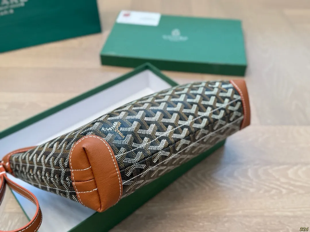 &yen;140配盒 戈雅Goyard 手拿包 时髦感一秒来袭 是美女们喜欢的调调～ 尺寸25 20