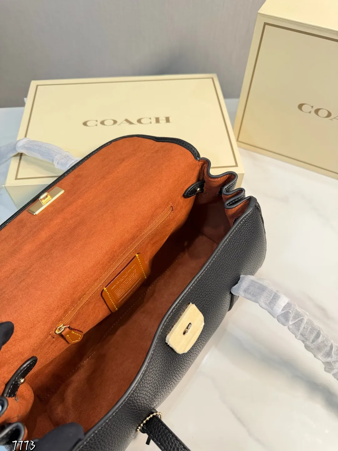 ❤️P170(礼盒包装)❤️ 蔻驰Coach一月新款好喜欢好喜欢 COACH BRIDGET翻盖单肩包 尺寸31 16