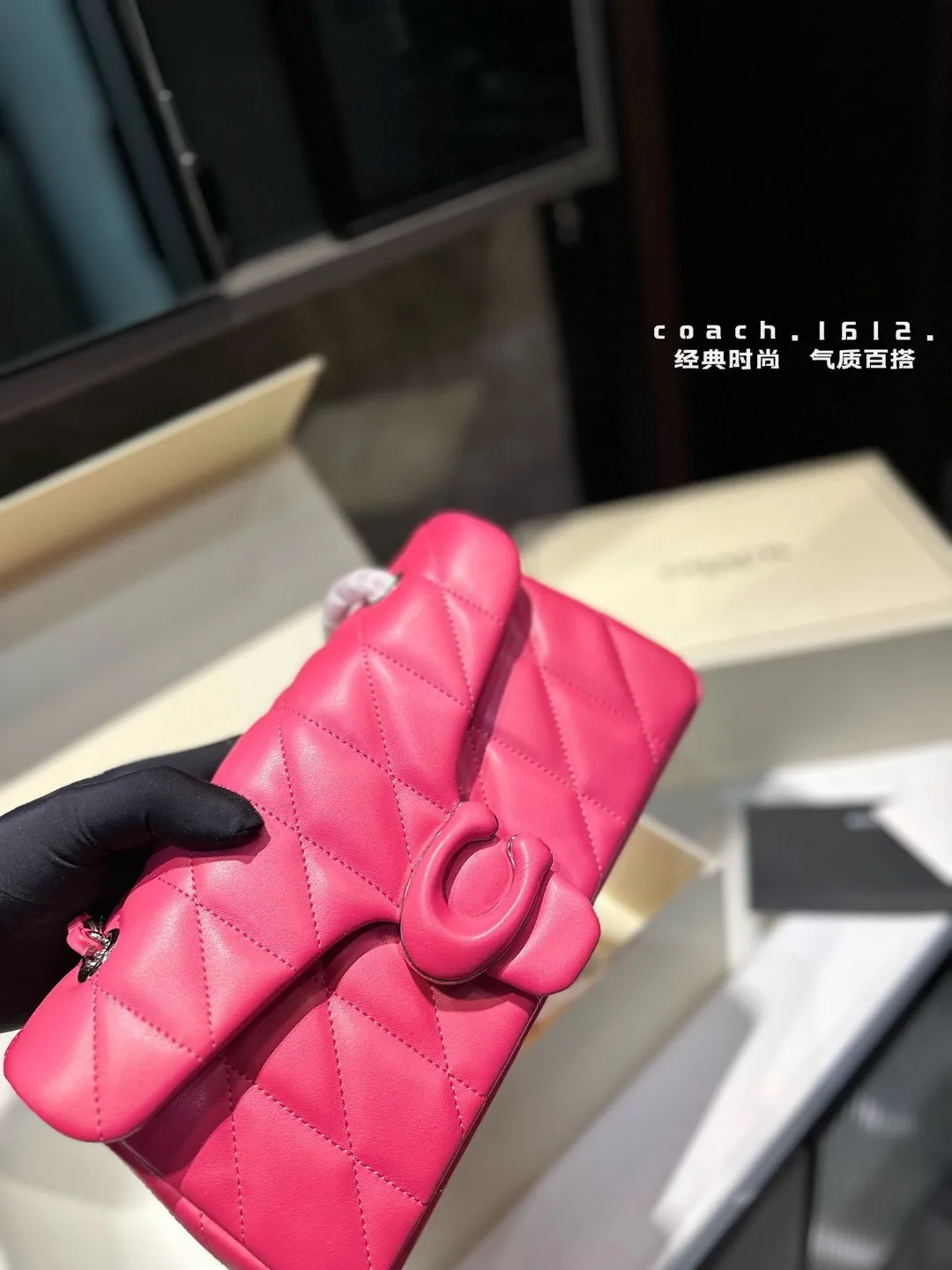 ❤️p185/p170(礼盒包装)❤️ 蔻驰 tabby链条包 百搭经典 精致的一只 真的超级无敌巨可爱 仙气满满 小姐姐日常必入款尺寸26cm/20cm