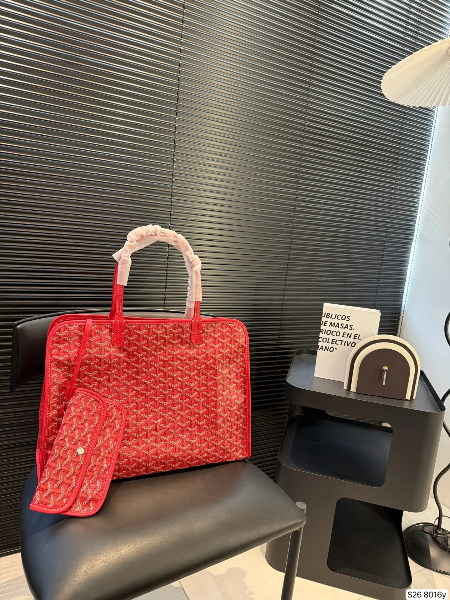 P180 戈雅Goyard Bellechasse 通勤包包王者级别 众手柄长度更长更实用 自重非常轻便能装 这就是 Goyard 包包的魅力 尺寸：41 29 货号8016y