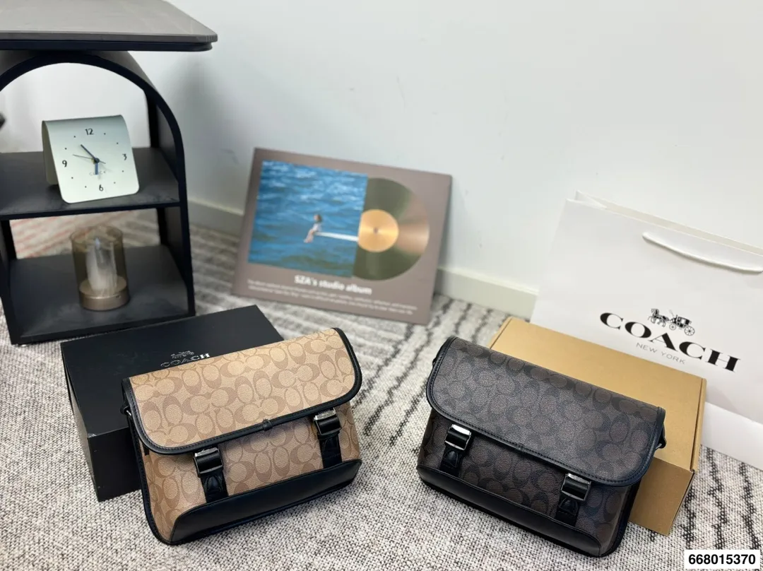 p150配礼盒 COACH男士League二合一混合斜挎包这款二合一混合斜挎包,中性风格,男女皆可背,情侣款组合!肩带句调节长短,单肩,斜挎都可 尺寸28.23