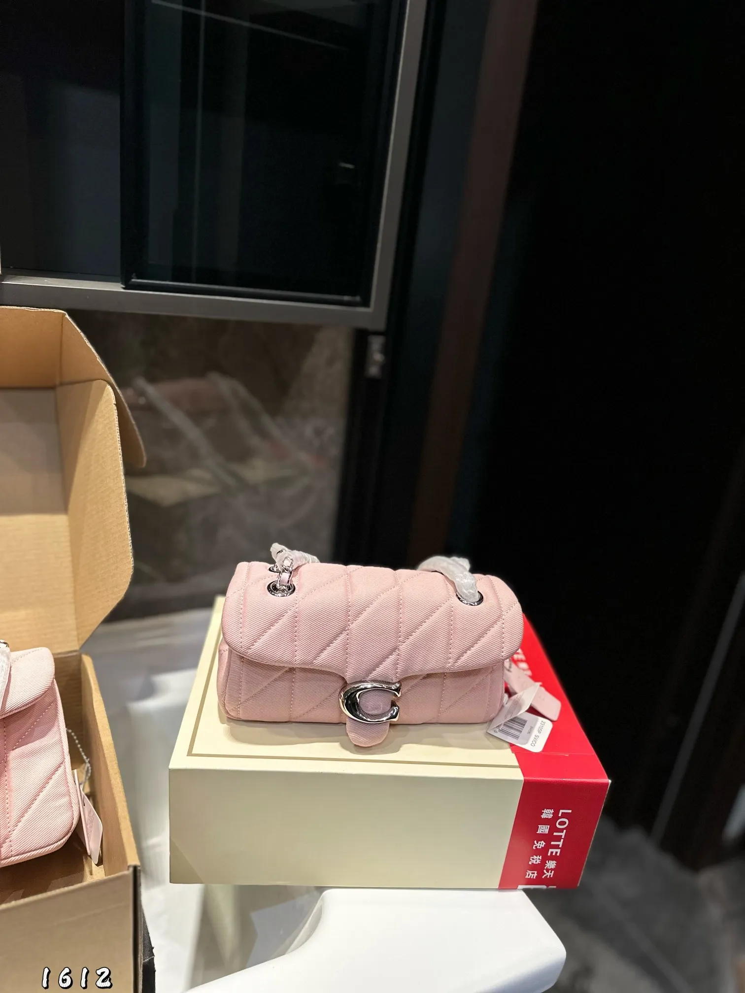 ❤️p195p185❤️ 蔻驰 COACH 新品云朵soft Tabby 酒神 经典永不过时的款式哦！顶级做工！面料采用进口牛仔面料！顶级五金！堪比专柜品质！绝对高端货 尺寸：25*9*18/20*7*10cm