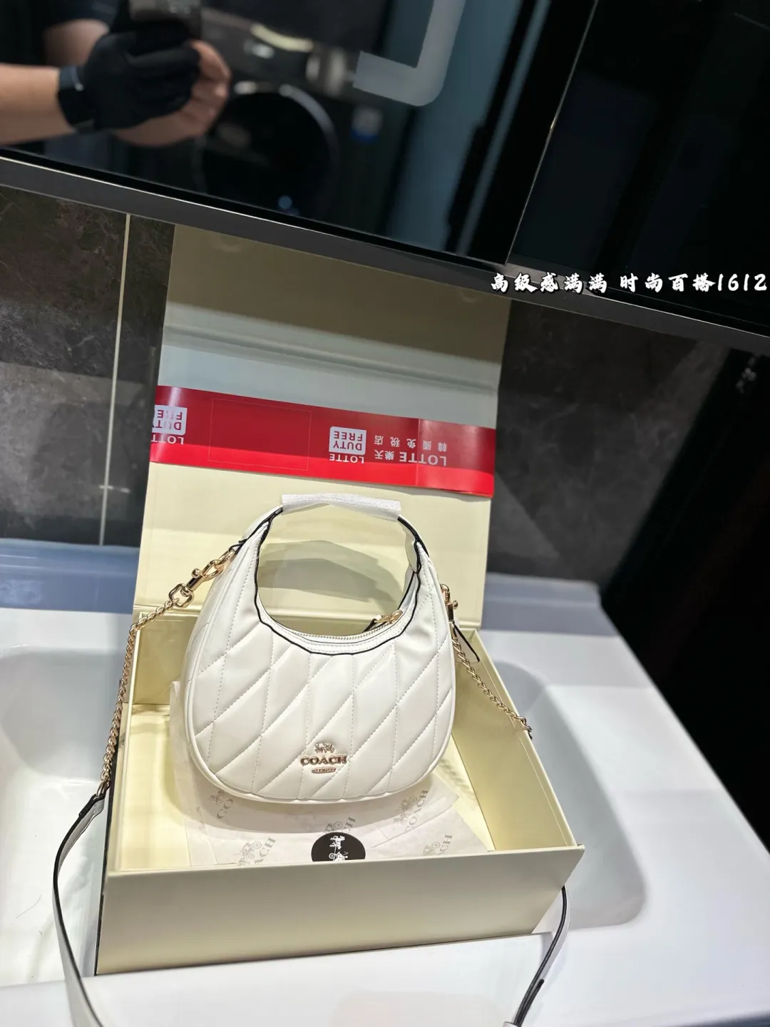 ❤️p155（礼盒包装）❤️ COACH蔻驰carmen腋下包 可以手提，配长肩带可以斜挎 经典也不容易过时 尺寸20&times;12