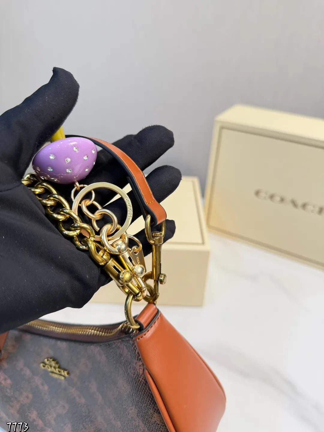 ❤️p145（礼盒包装）❤️ coach开挂啦！真的很好看 蔻驰willow迷你 质感超级强 夏日穿搭少不了的腋下小包哦 搜索🔍coach蔻驰 size: 24.13cm