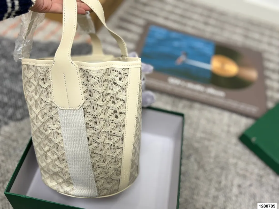 p95(挂件随机)无盒 goyard戈雅Belharra沙滩包|度假凹造型必备神器值与实用并存,随手一拍就是ins风大片!尺寸17×22