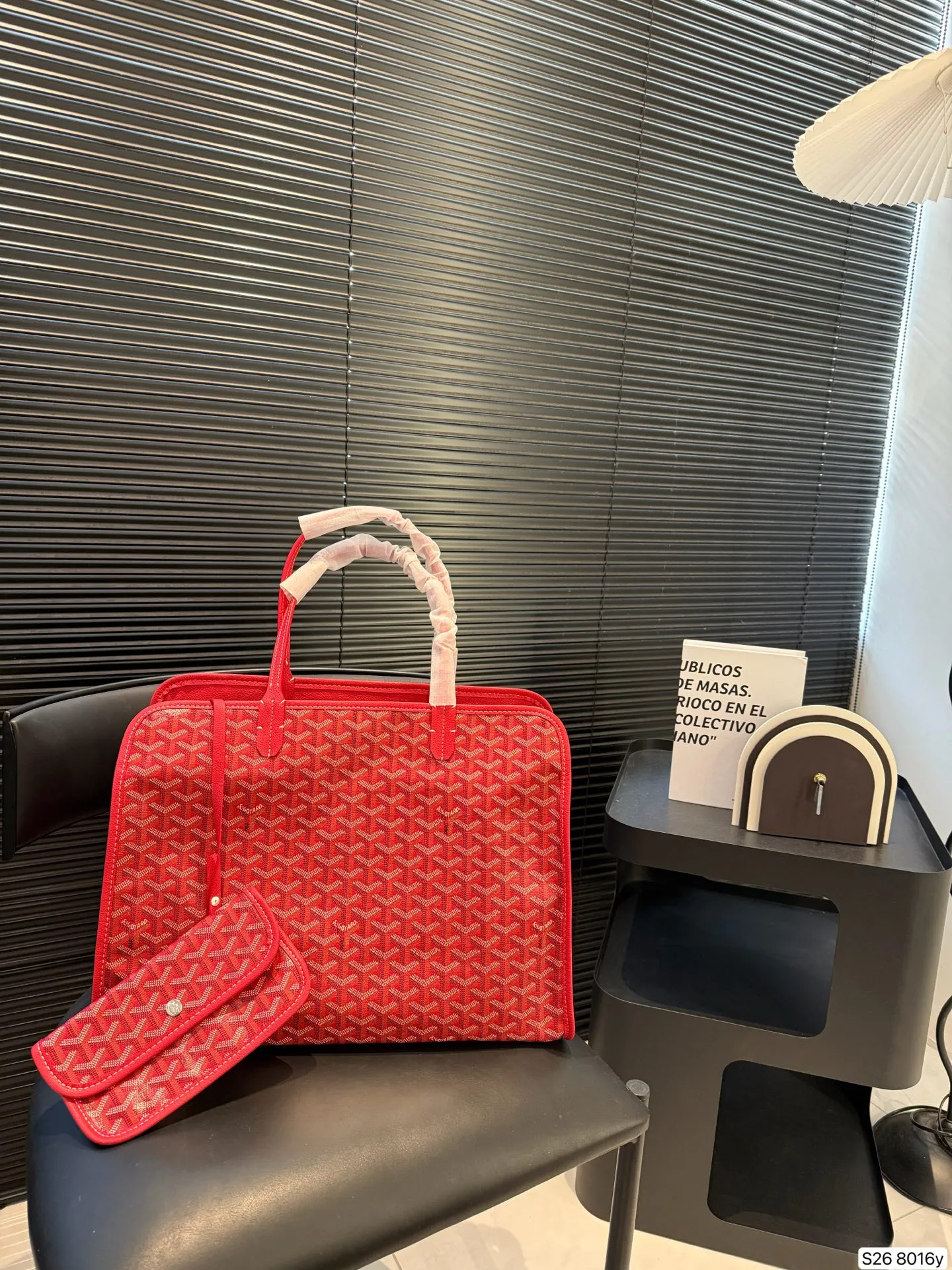 P180 戈雅Goyard Bellechasse 通勤包包王者级别 众手柄长度更长更实用 自重非常轻便能装 这就是 Goyard 包包的魅力 尺寸：41 29 货号8016y