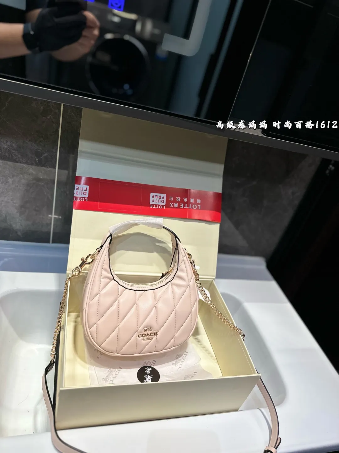 ❤️p155（礼盒包装）❤️ COACH蔻驰carmen腋下包 可以手提，配长肩带可以斜挎 经典也不容易过时 尺寸20&times;12