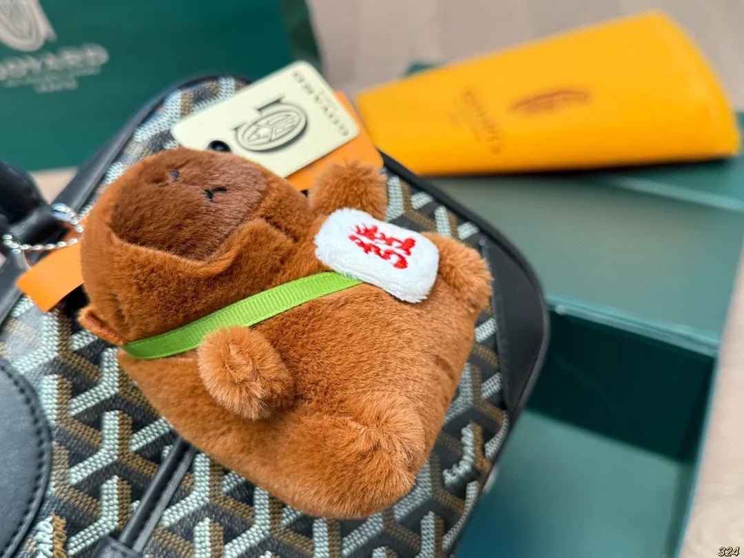 &yen;180折叠盒 Goyard 戈雅新款腋下包 保龄球包轻奢百搭，时髦百搭✔️ 容量超大☑️ 超级实用～ 谁用谁爱的戈雅通勤潮酷两不误‼️ 尺寸34 17