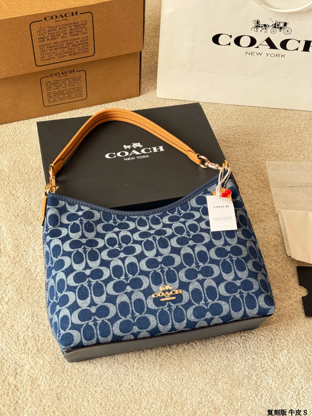 升级版 牛皮 p195 COACH 新品！Laurel 流浪包 蔻驰经典的月亮包，比腋下包容量要大一点 尺寸25cm