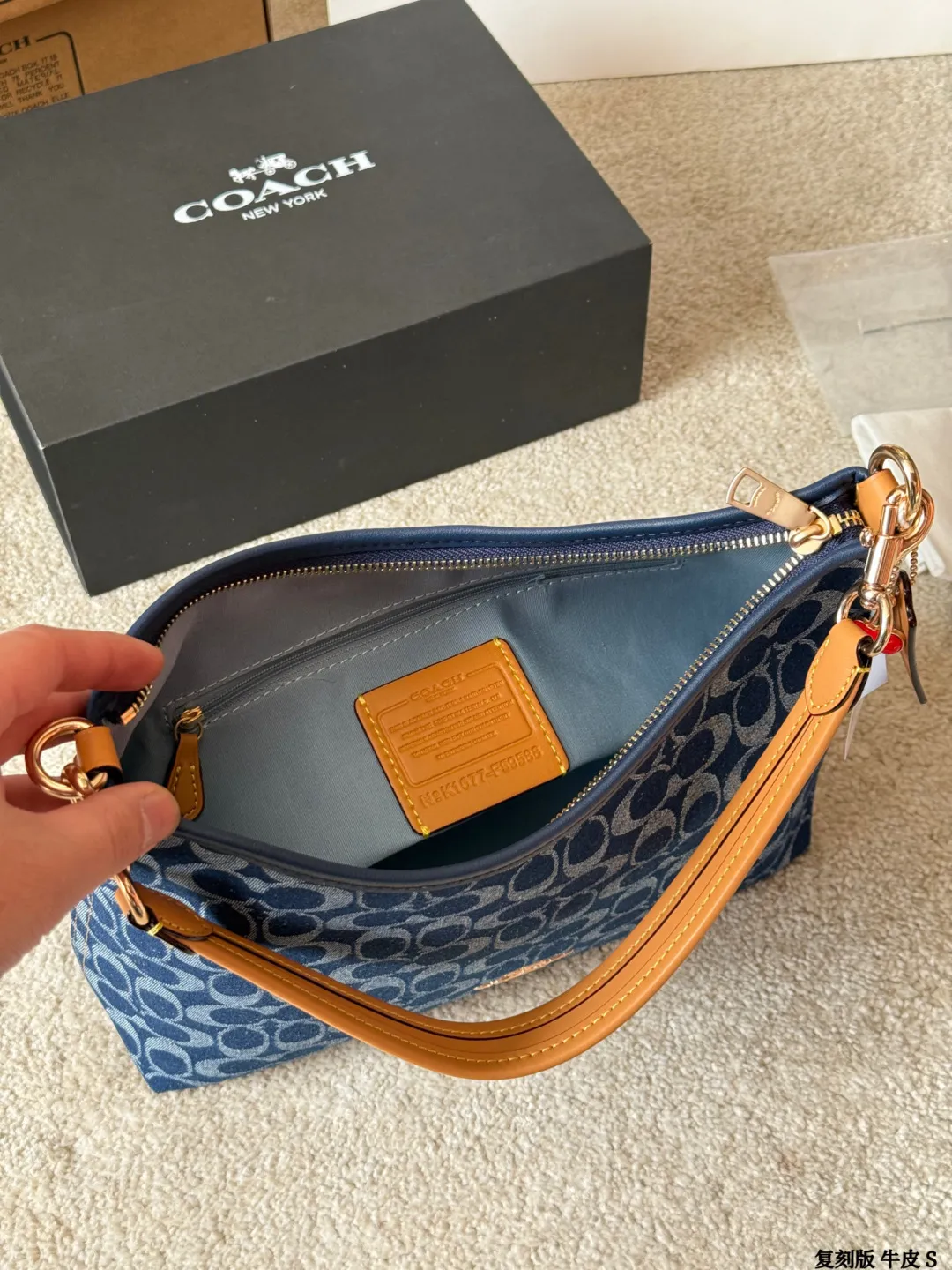 升级版 牛皮 p195 COACH 新品！Laurel 流浪包 蔻驰经典的月亮包，比腋下包容量要大一点 尺寸25cm