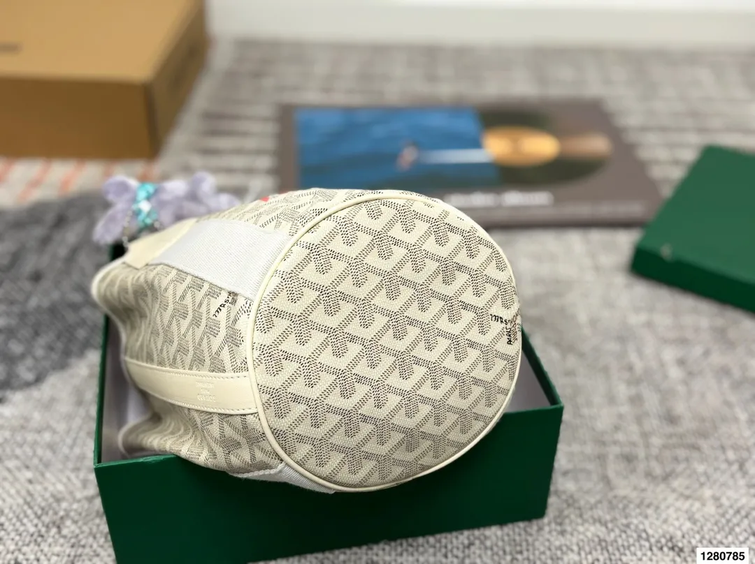 p95(挂件随机)无盒 goyard戈雅Belharra沙滩包|度假凹造型必备神器值与实用并存,随手一拍就是ins风大片!尺寸17×22