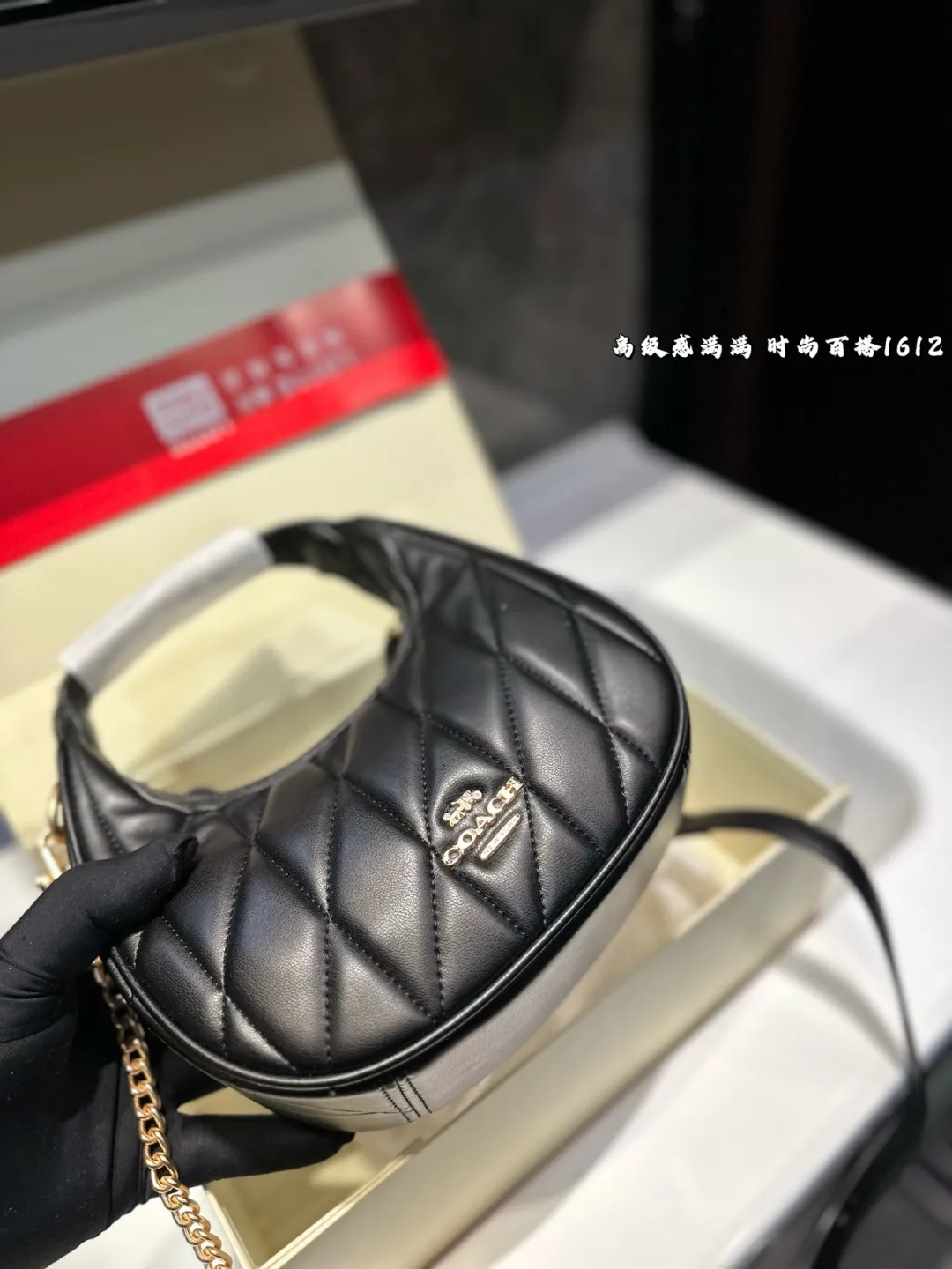 ❤️p155（礼盒包装）❤️ COACH蔻驰carmen腋下包 可以手提，配长肩带可以斜挎 经典也不容易过时 尺寸20&times;12