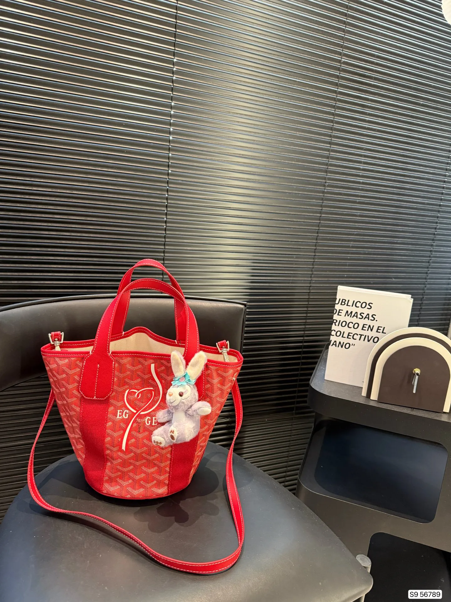 P95 戈雅菜篮子 戈雅购物袋🛍️ 属于这个季节的迷你购物袋 Goyard狗牙限定 实物真的很有质感， 新年本命包！ 尺寸：16 22 货号56789