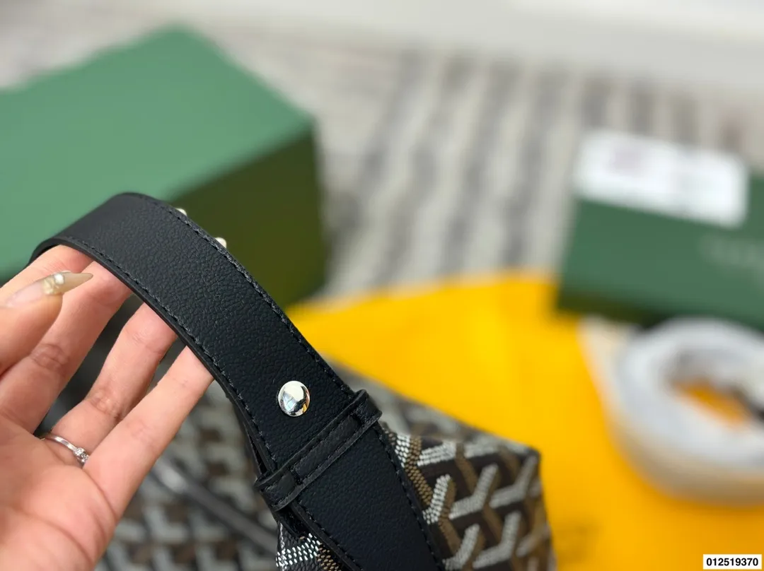 P150 配礼盒 Goyard NBA球星最爱的手拿包!洗漱包 #goyard 戈雅狗牙包 原单品质 不是定型的有多种使用方式 尺寸23 13 货号555698