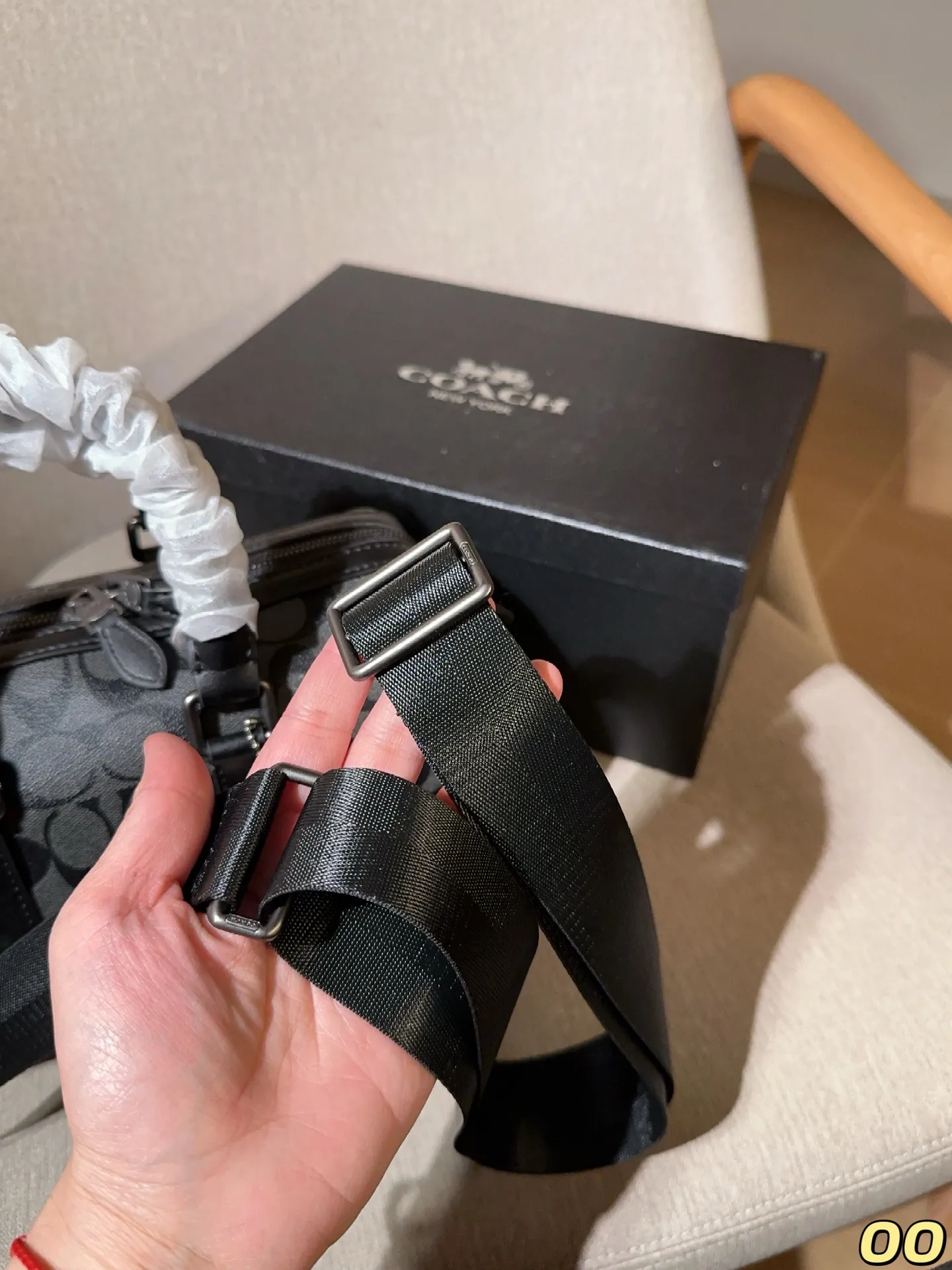 💰165 COACH 蔻驰 Gotham24 系列 手提斜挎包 Duffle波士顿圆桶包 单肩斜挎包 经典Logo搭配原厂工艺材质 采用精湛镶嵌细工,实物拍摄 尺寸28×19×15 礼盒包装🎁