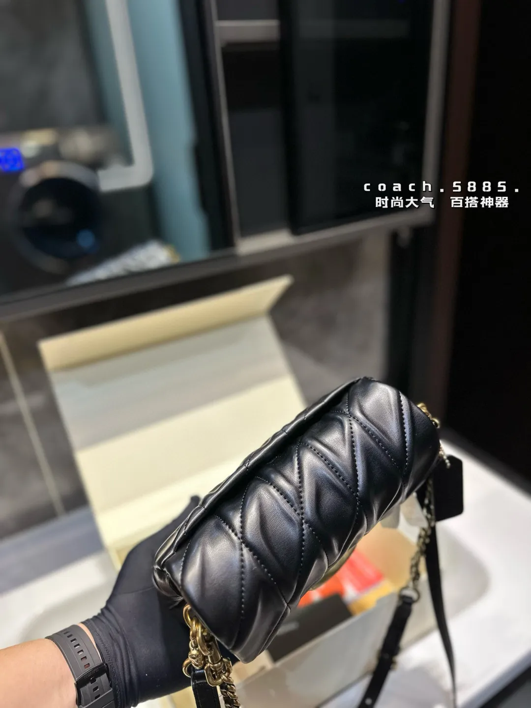 ❤️p200(礼盒包装)❤️ 蔻驰|COACH8月黑色方胖子|coach Tabby蔻驰|COACH 8月新款黑色方胖子|Square Tabby黑色方胖子来咯 链条拼接皮质是腋下肩带复古水洗羊皮,自重轻便,随意搭配 尺寸20*16