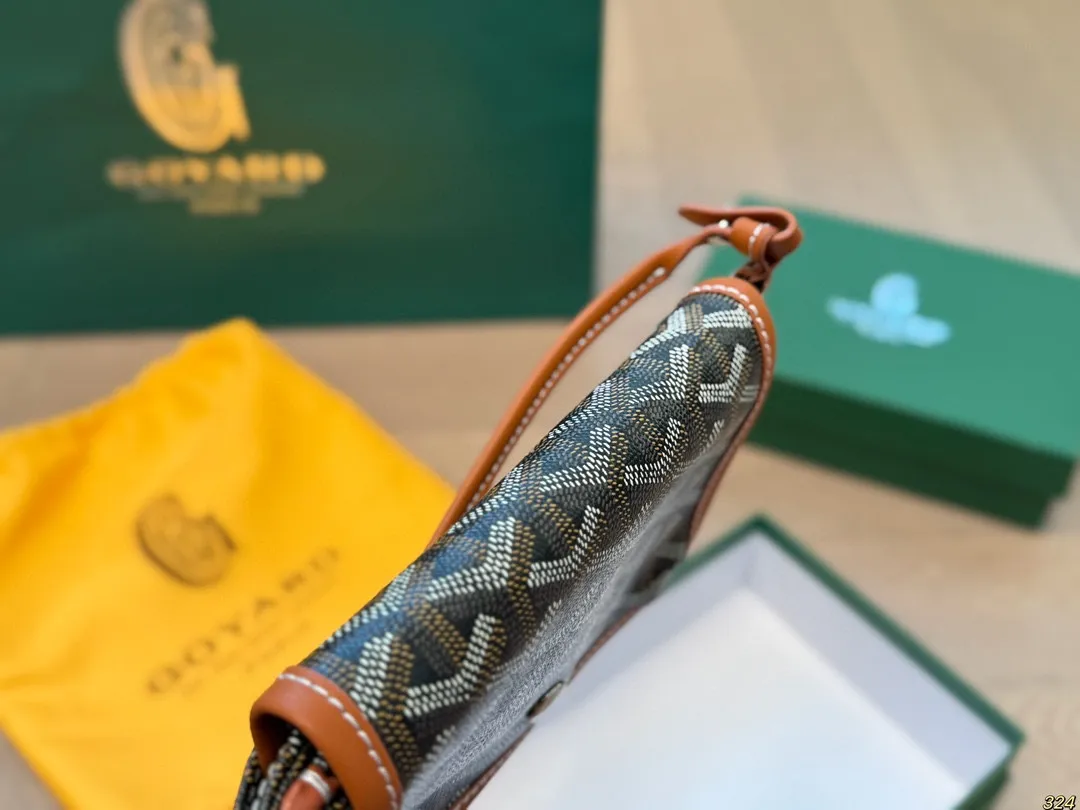 &yen;120配盒 戈雅goyard woc小挎包 ootd夏日包包新包包包包我爱这个色 真的超级推荐goyard的包包时髦又实用好多款我都入了不同颜色可见我是真爱 尺寸20 12