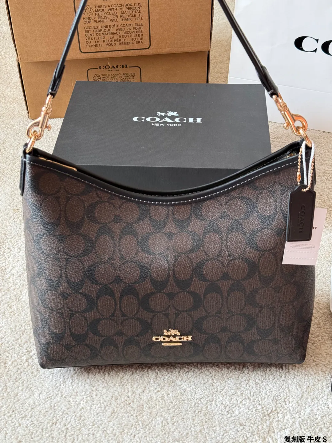 升级版 牛皮 p195 COACH 新品!Laurel 流浪包 蔻驰经典的月亮包,比腋下包容量要大一点 尺寸25cm